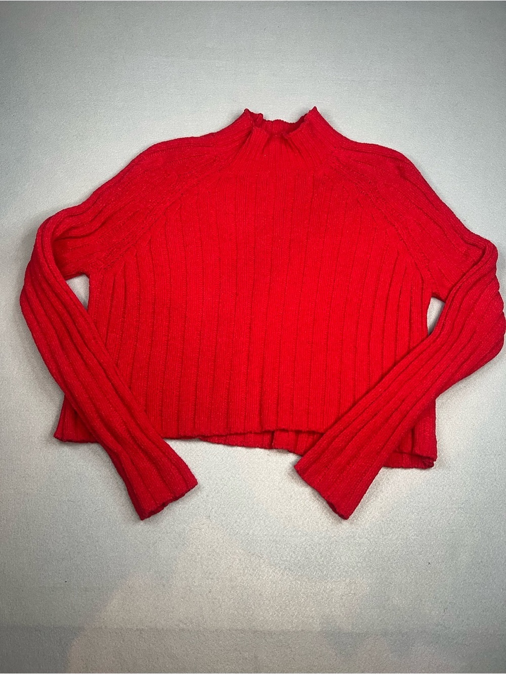 American Eagle red cropped cable knit mock neck sweater size Large